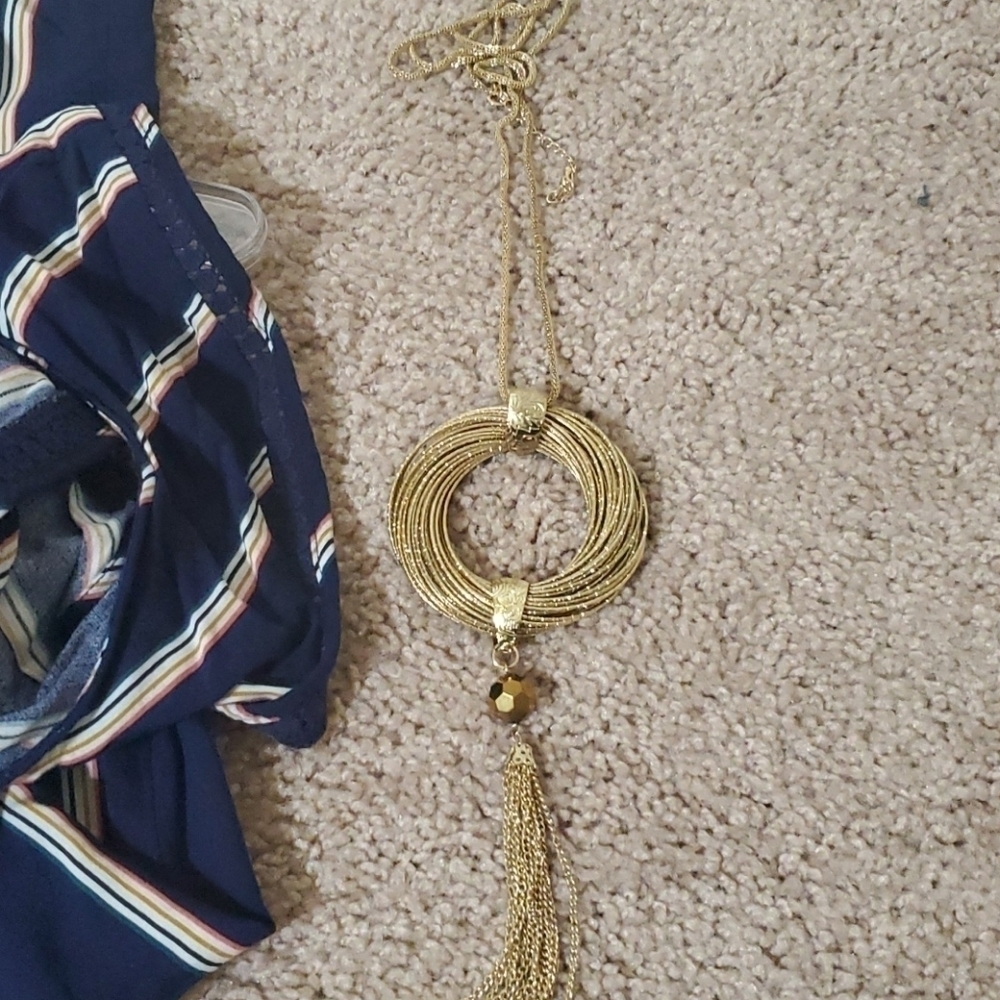V-Neck jumpsuit with vintage necklace Size XS - Picture 10 of 11